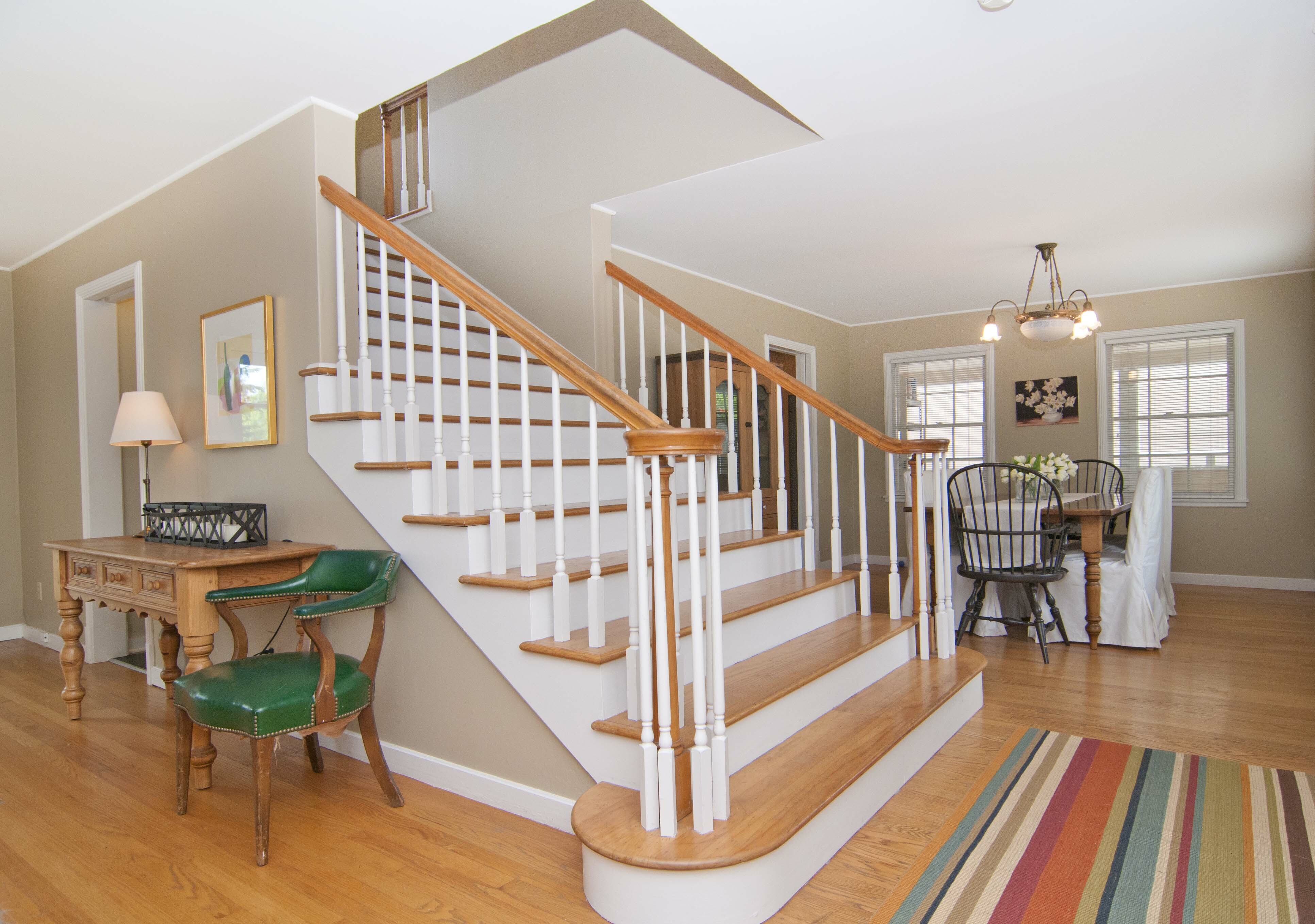 Property Photo: Entry and stairs 5048 Ivanhoe Place NE  WA 98105 