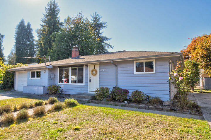 Property Photo: 3509 Hawthorne Place SE WA 98501