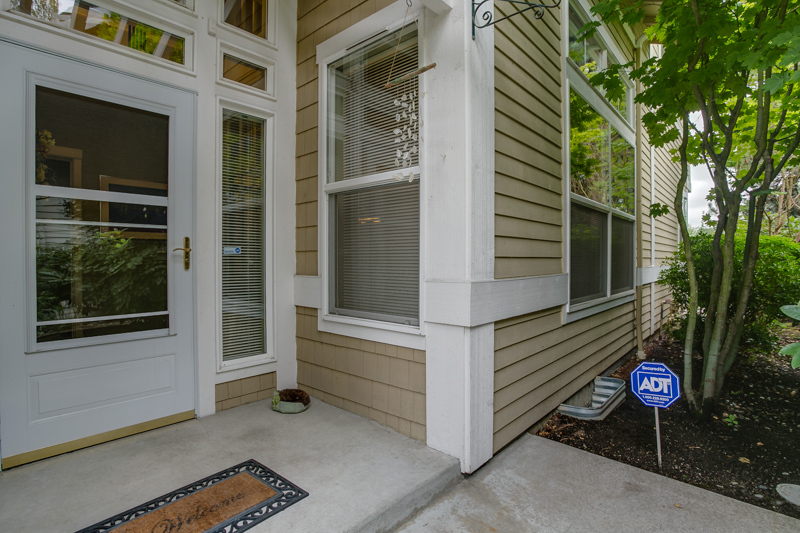 Property Photo: Entry 15609 NE 91st Wy  WA 98052 