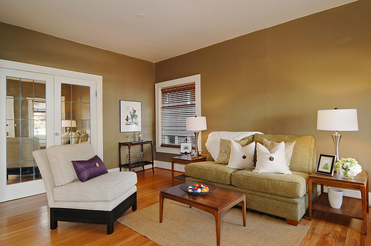 Property Photo: Living room/dining room/kitchen 2347 N 51st  WA 98103 