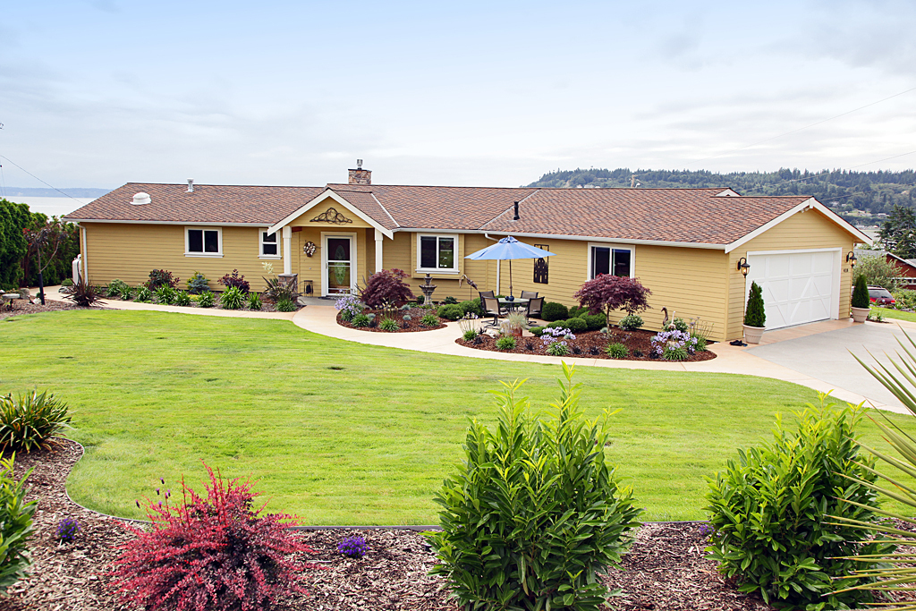 Property Photo: 4118 Possession Shores Rd WA 98236
