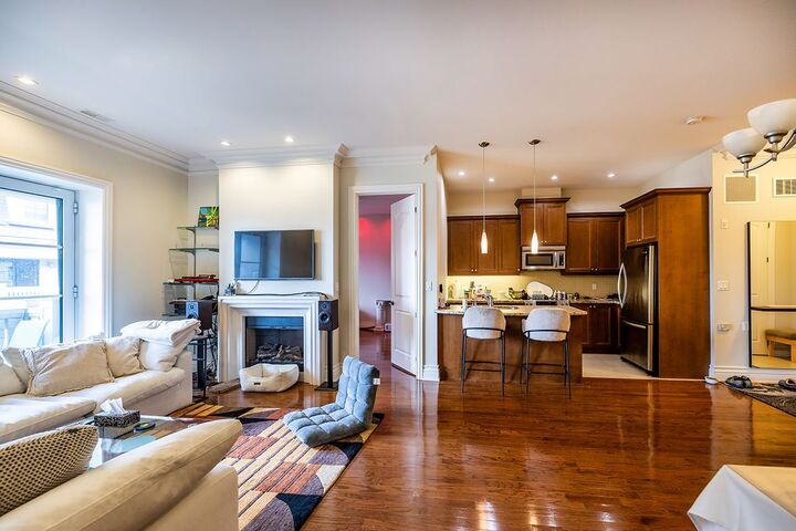 Photo de la propriété:  1 Verclair Gate 405 ON L3R 8N1 