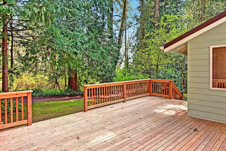 Property Photo: Beachcres 10001 NE Beachcrest Dr  WA 98110 