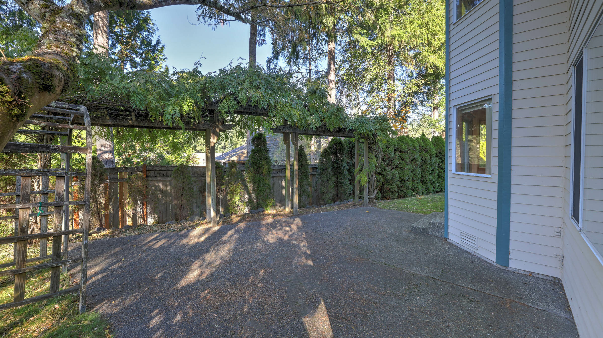 Property Photo:  25500 SE 41st Court  WA 98029 