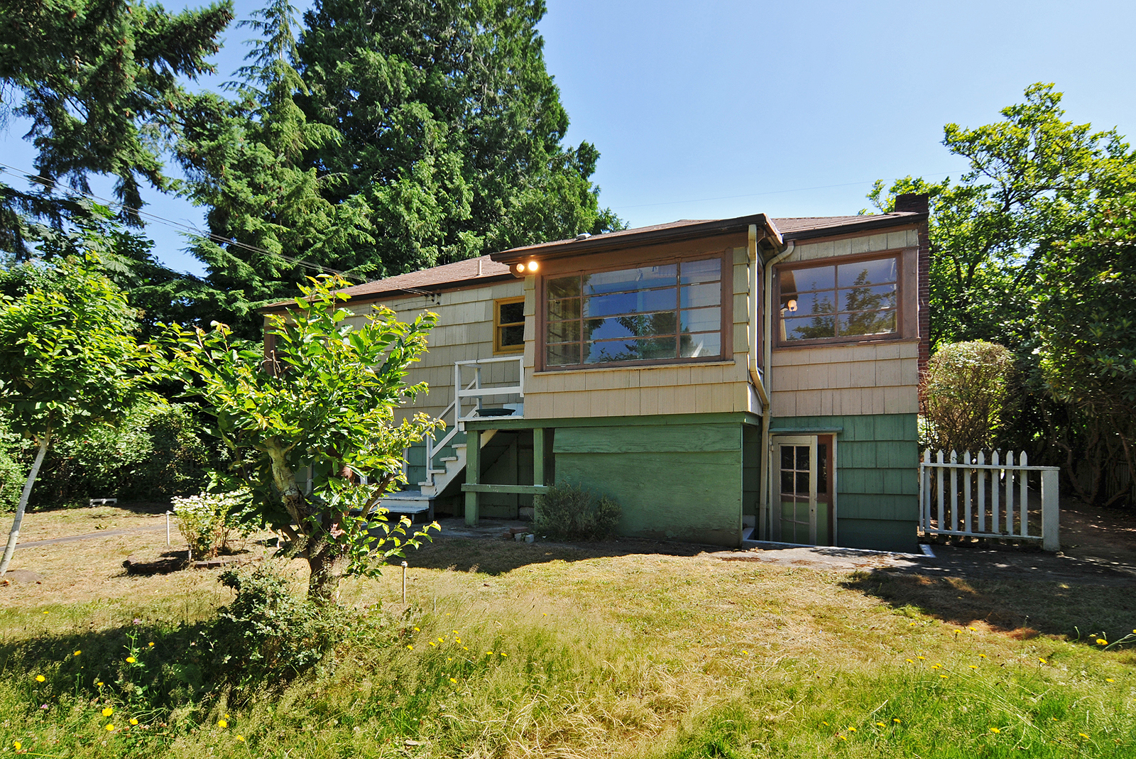 Property Photo:  11509 Sand Point Wy NE  WA 98125 