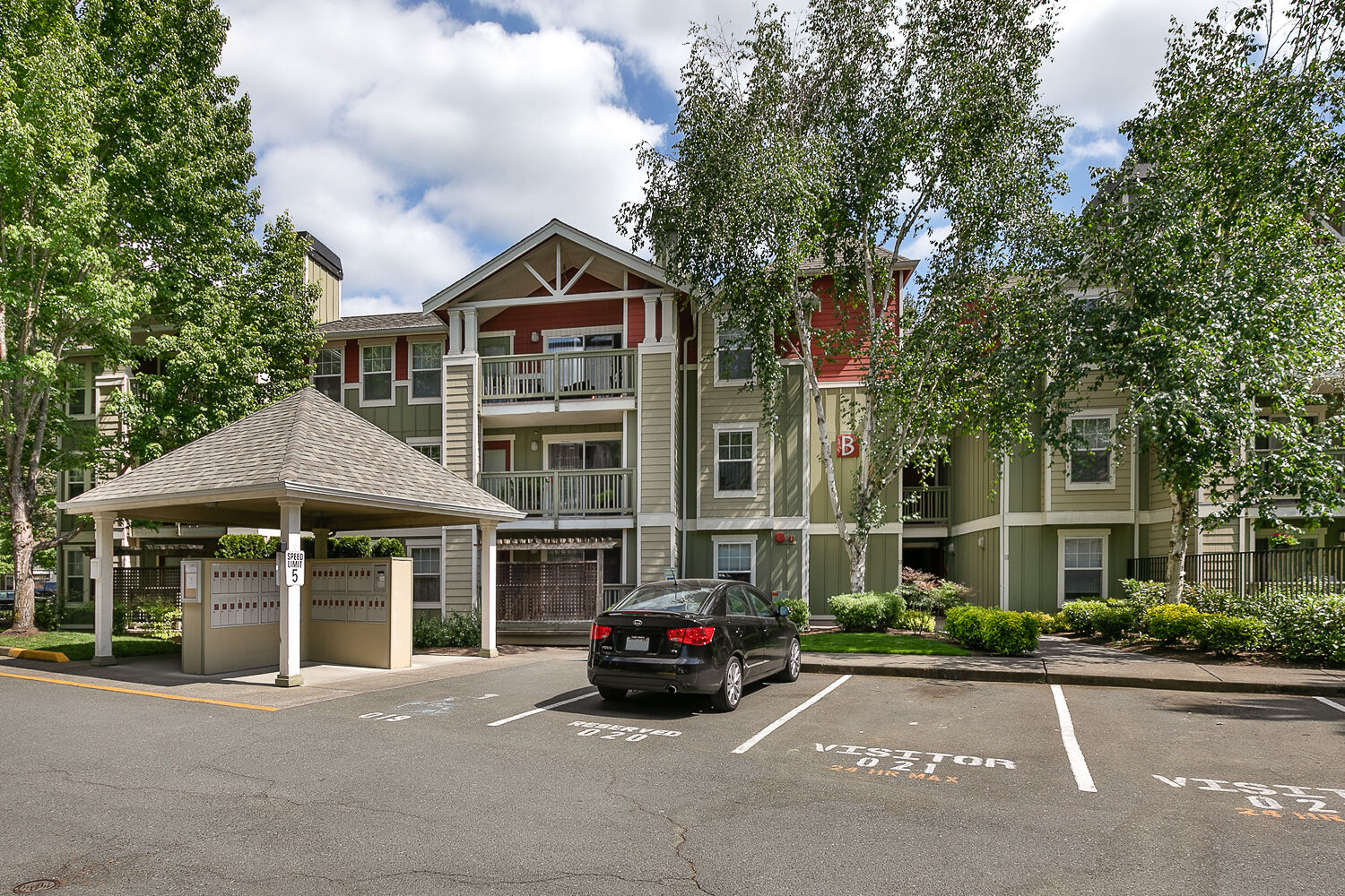 Property Photo:  7711 NE 175th Street B309  WA 98028 