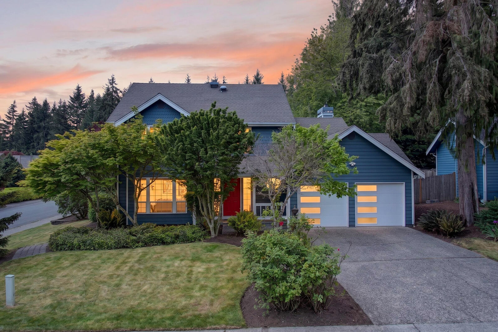 Property Photo:  13505  174th Avenue NE  WA 98052 