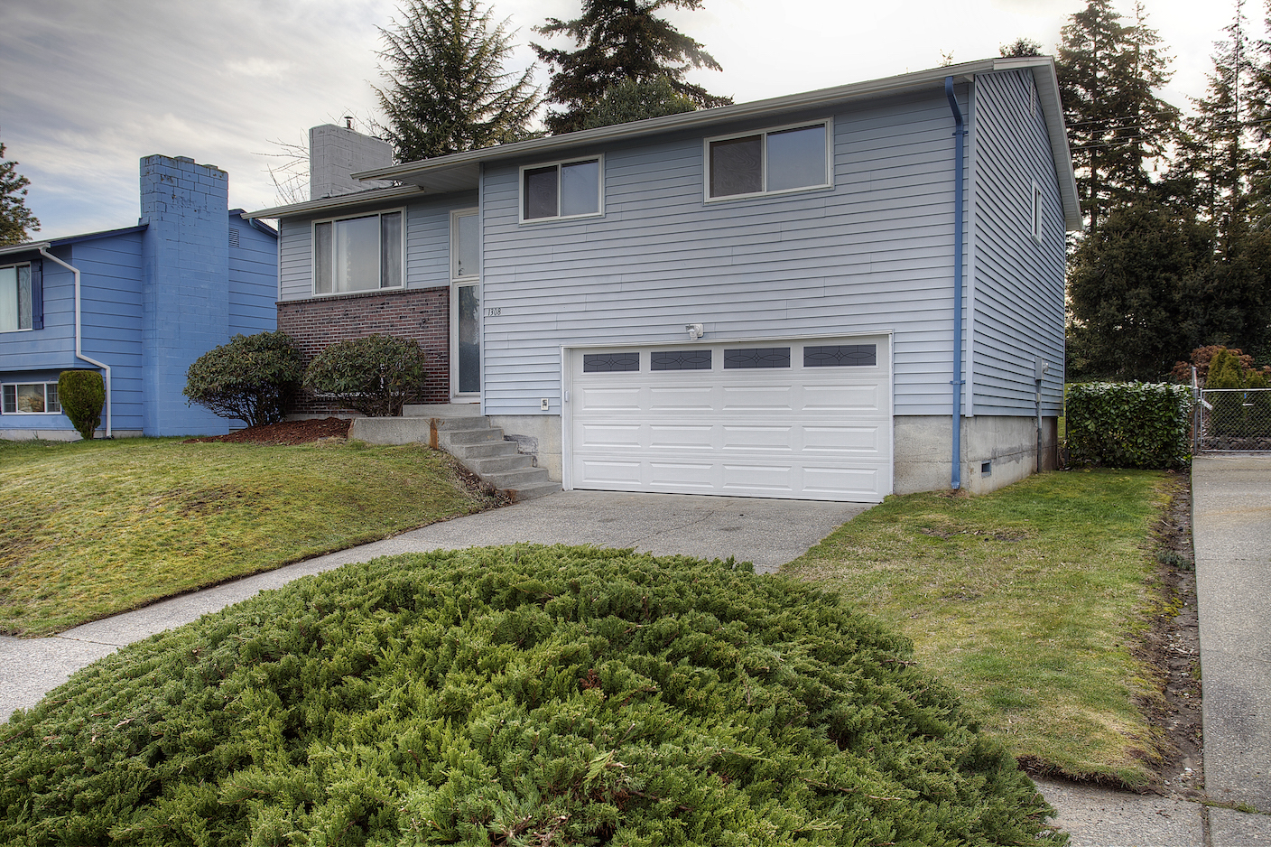 Property Photo:  1308 N Woodlawn St  WA 98406 