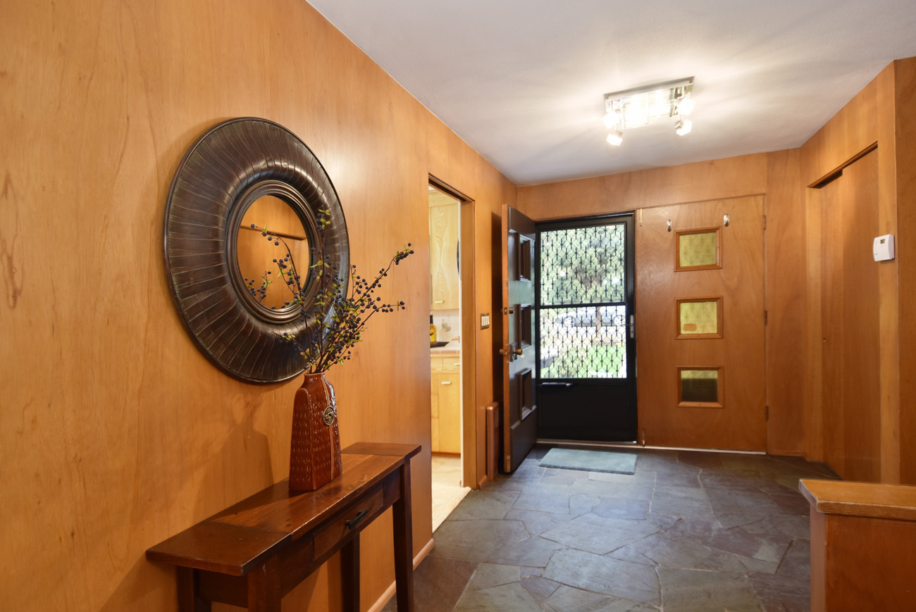 Property Photo: Foyer 834 NE 100th St  WA 98125 