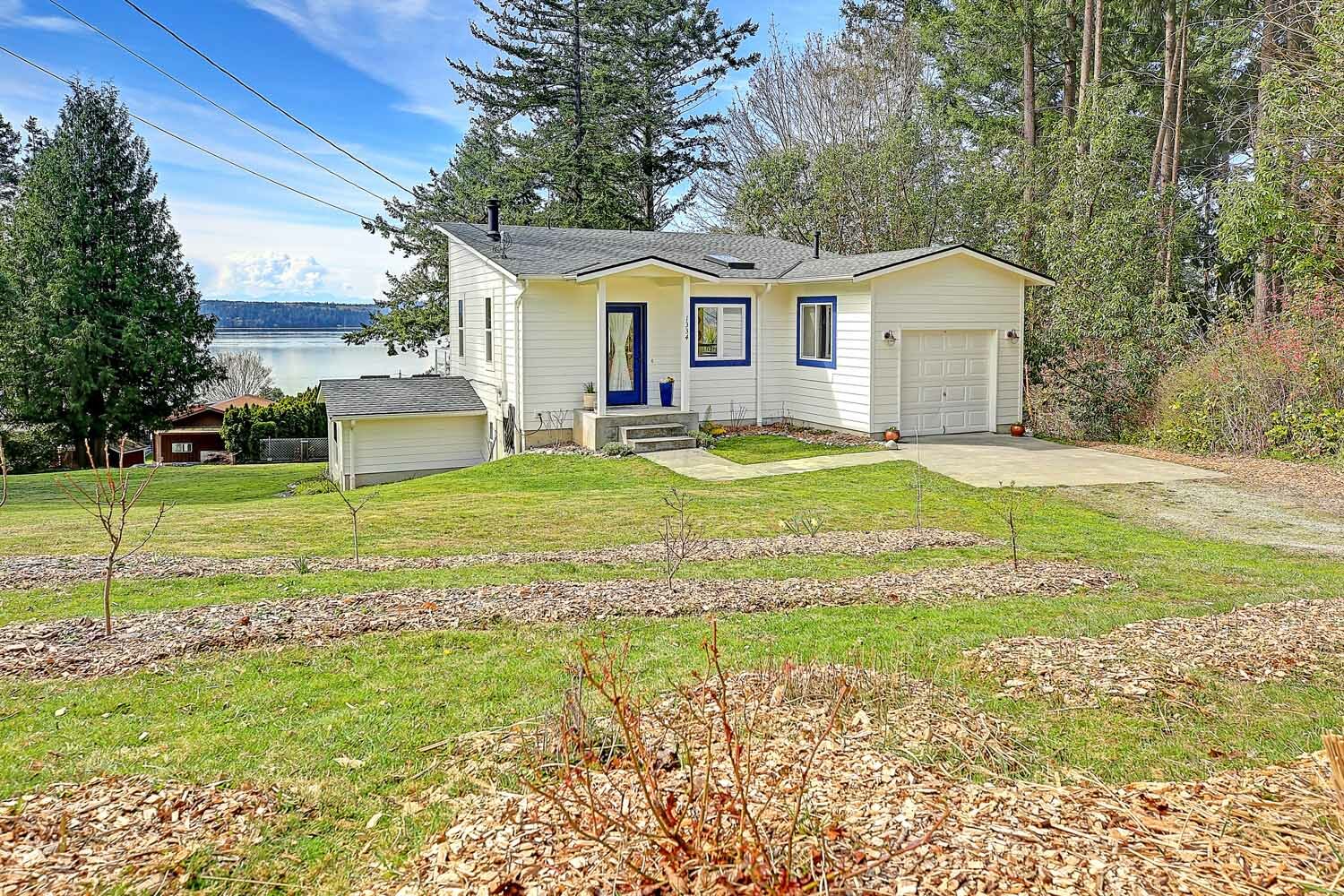 Property Photo:  1334 W Camano Dr  WA 98282 