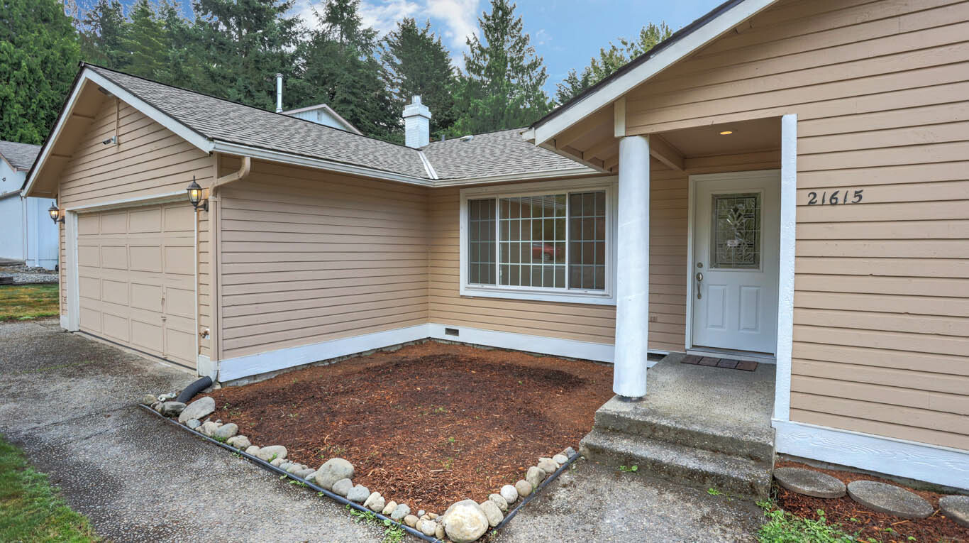 Property Photo:  21615 NE 17th Place  WA 98074 