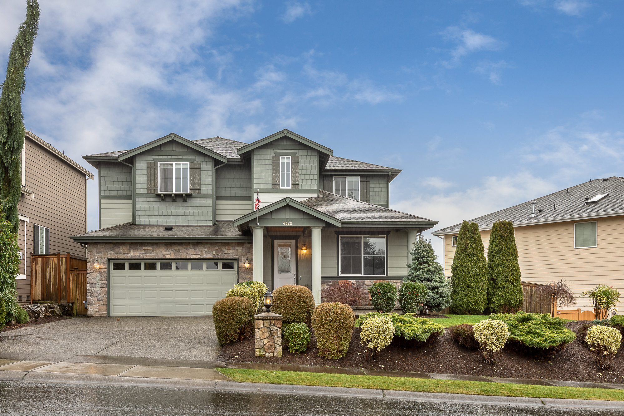 Property Photo: 4328 216th Place SE WA 98021