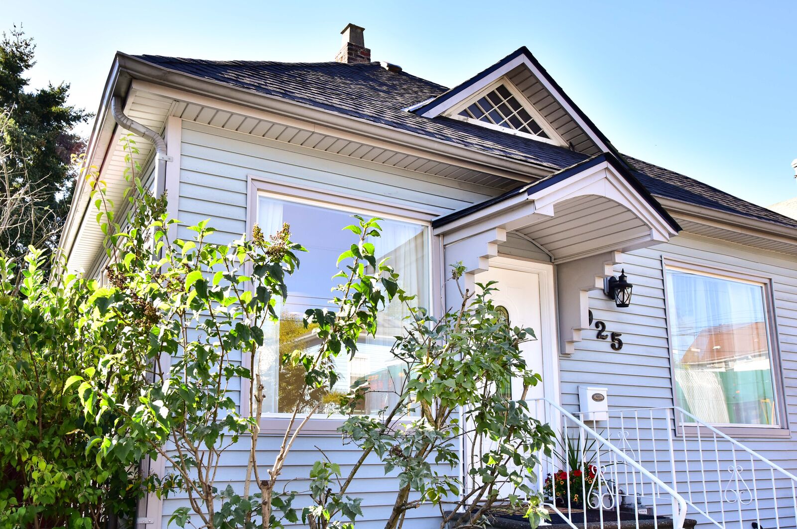 Property Photo: 925 23rd Ave S WA 98144