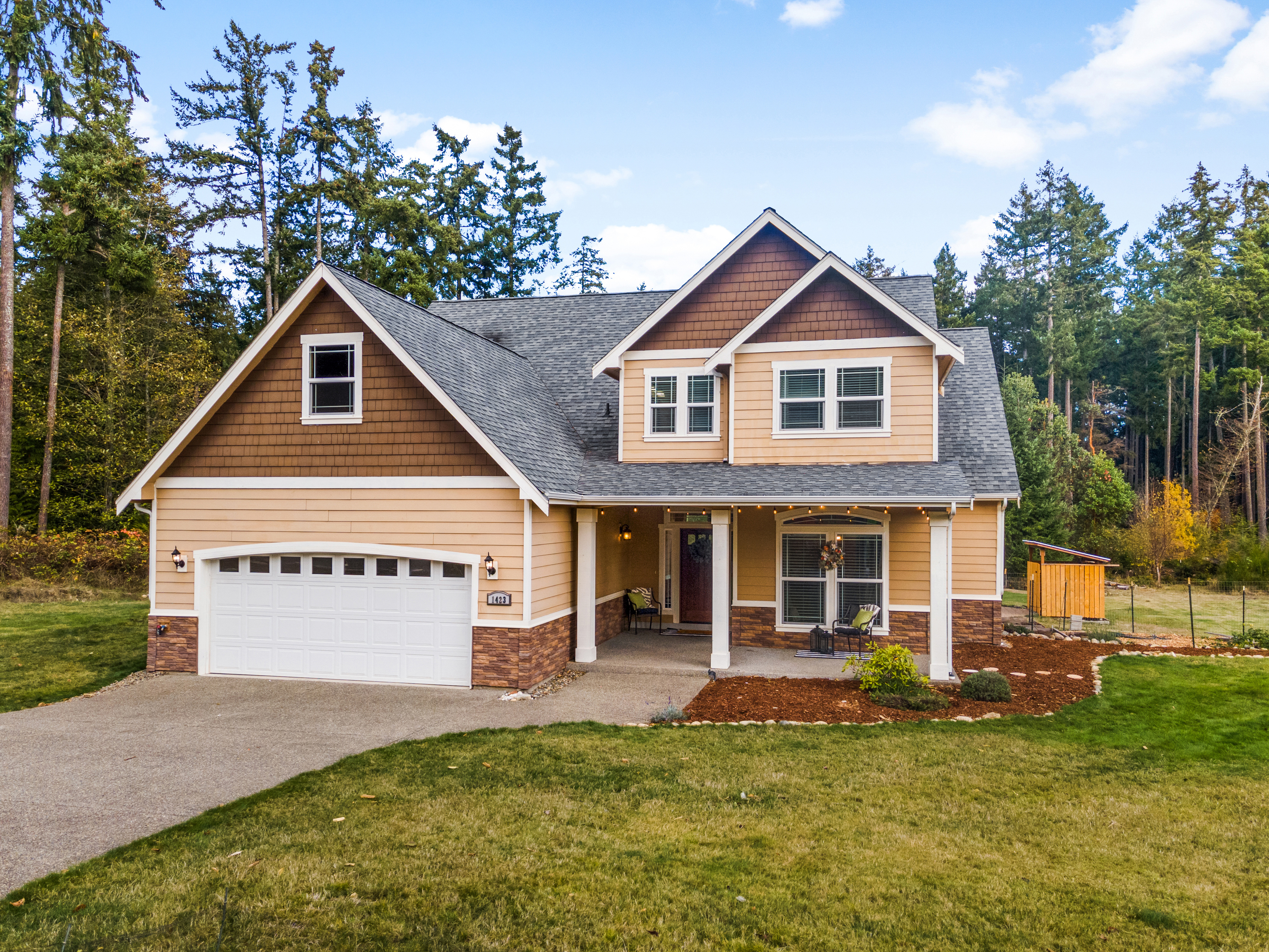 Property Photo:  1423 13th Avenue  WA 98333 