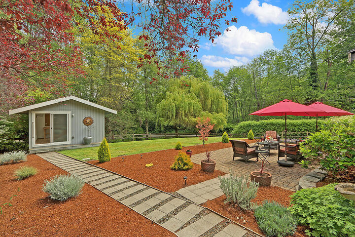 Property Photo: 13865 John St NE WA 98110