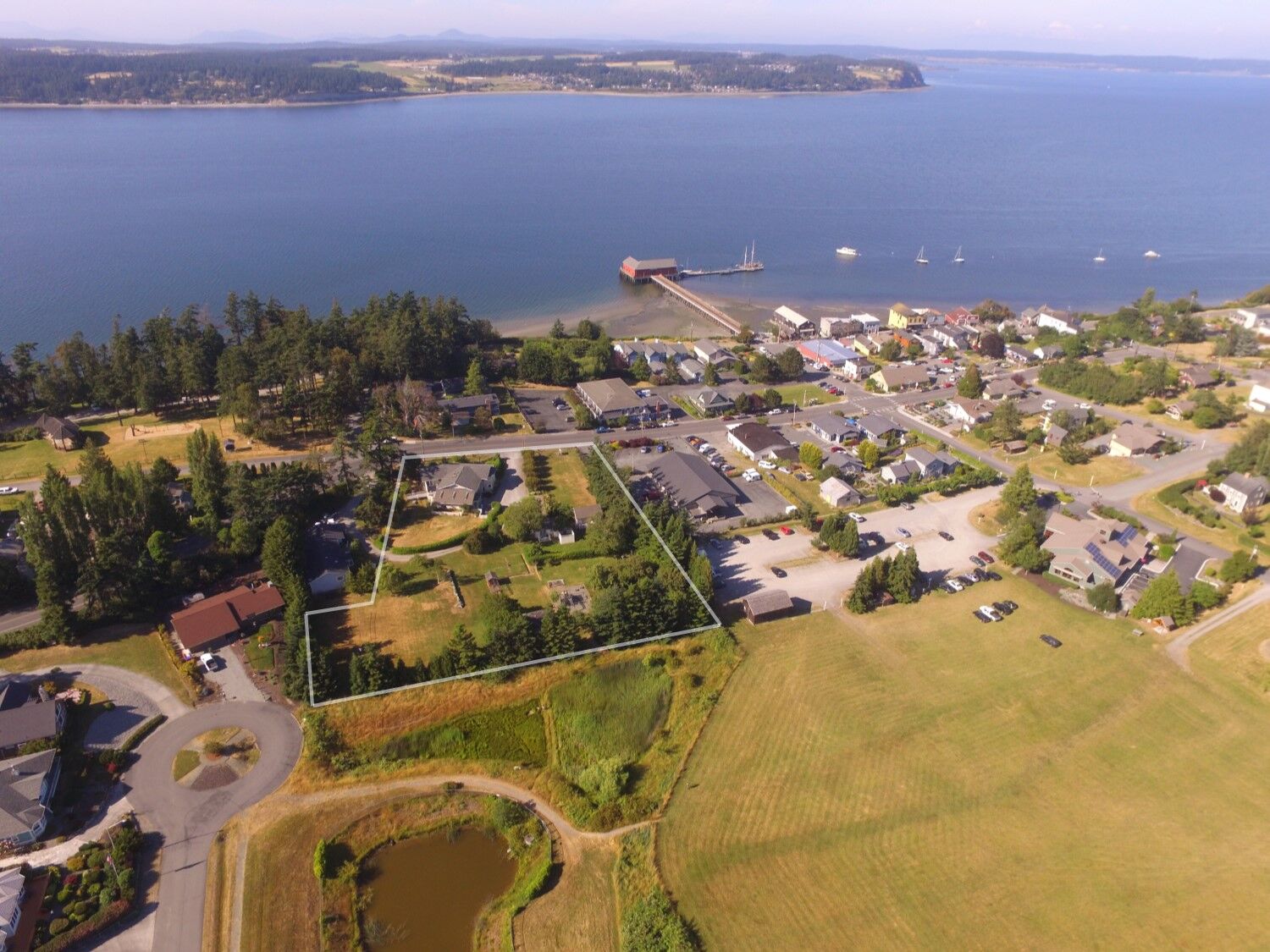 207 NW Coveland St, Coupeville, WA 98239/6 bath