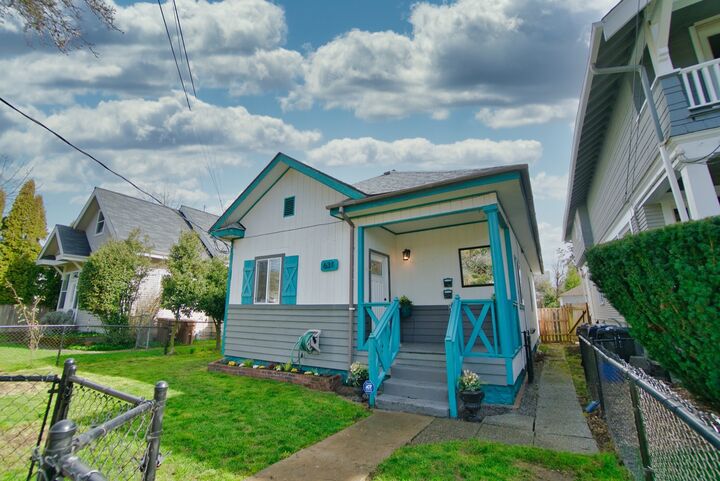 Property Photo:  631 S Steele St  WA 98405 