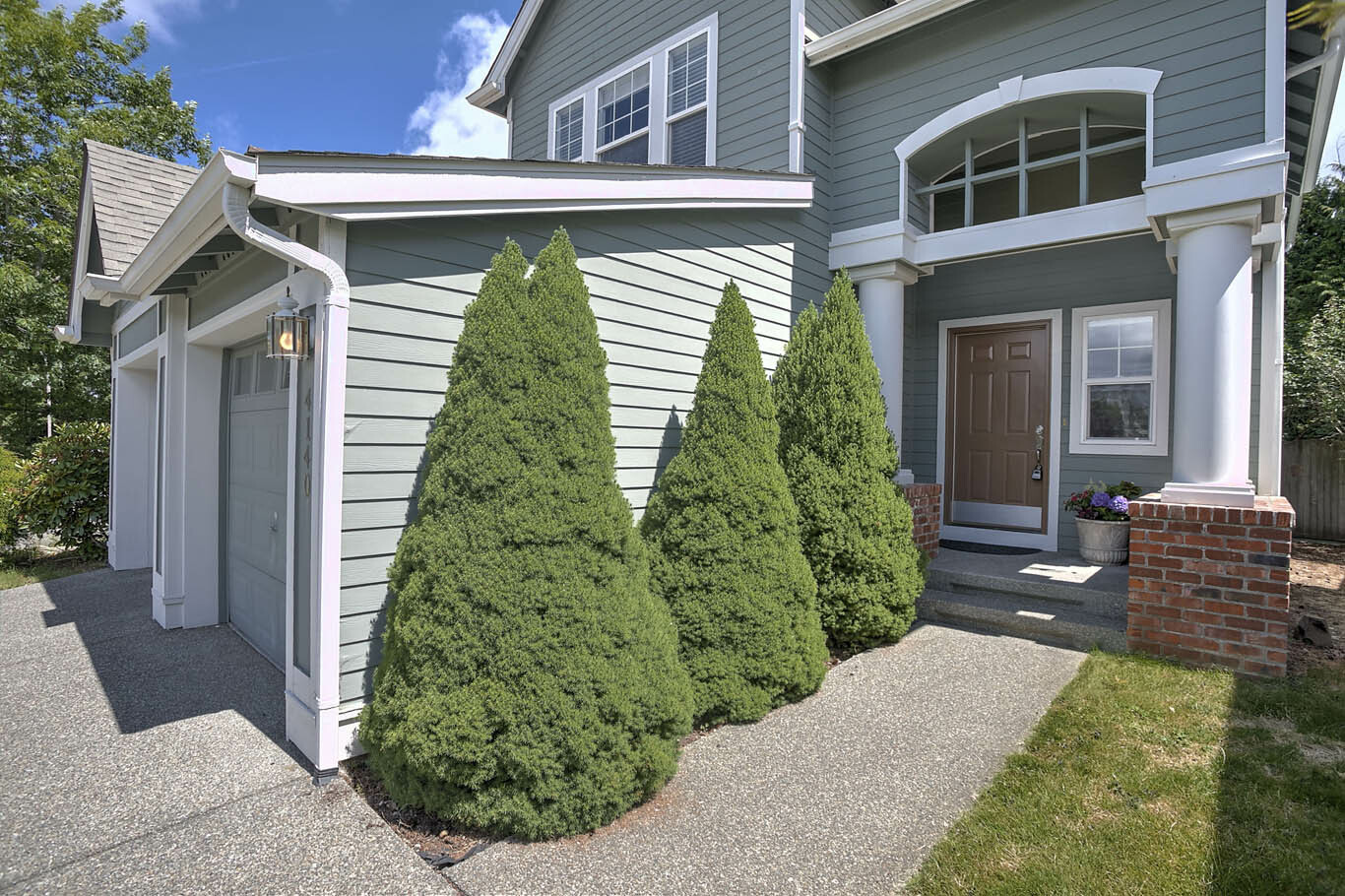 Property Photo: 4140 252nd Ave SE WA 98029