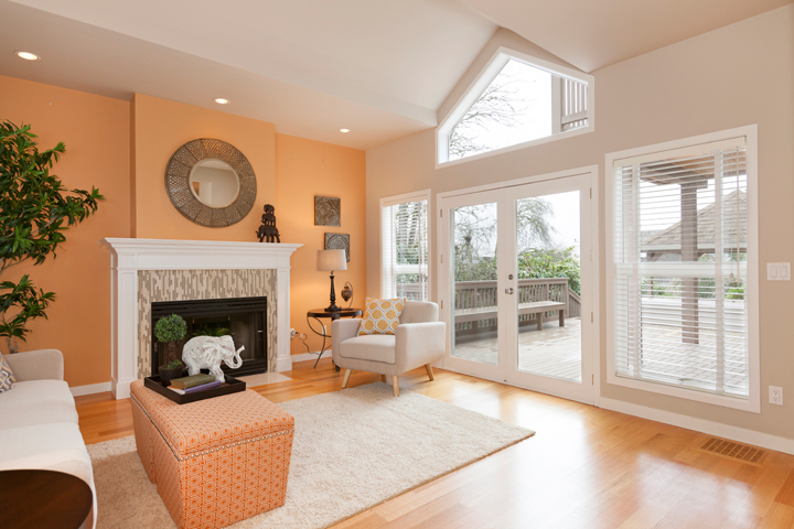 Property Photo: Living room 3000 W Lake Sammamish Pkwy NE  WA 98052 