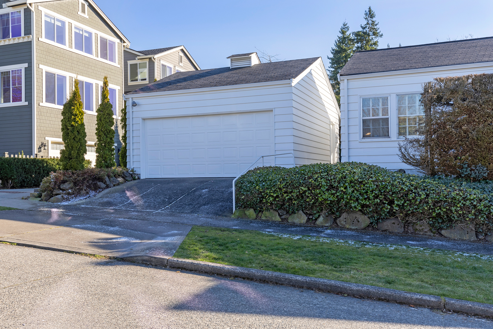 Property Photo:  3054 W Viewmont Way W  WA 98199 