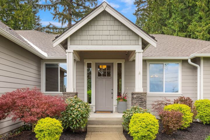 Property Photo:  4111  83rd Avenue SE  WA 98290 