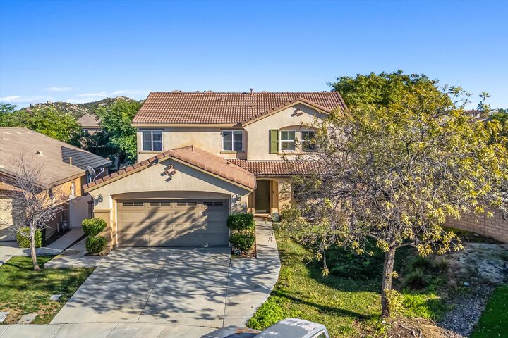 Property Photo:  30438 Warm Lodge Court Court  CA 92584 