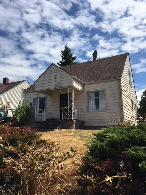 Property Photo:  5233 S Thompson Ave  WA 98408 